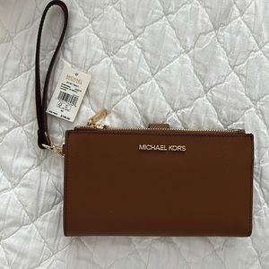 NWT Michael Kors Jet Set Travel Wristlet